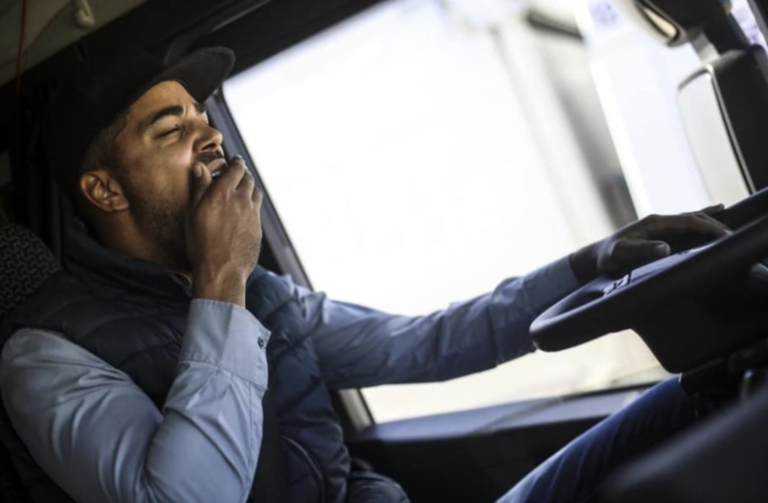 The risks of fatigue and drowsiness for truck drivers