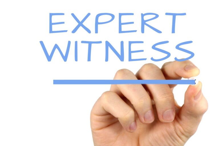 Understanding the Role of Expert Witnesses in Personal Injury Cases